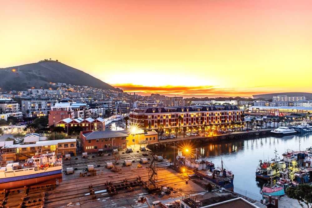 Victoria,And,Alfred,Waterfront,And,Table,Mountain,In,Cape,Town, » Tembo Safari