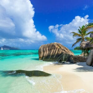 ParadiseBeachOfSeychelles-LaDigue-AnseSource