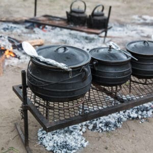 Potjie pots over bål
