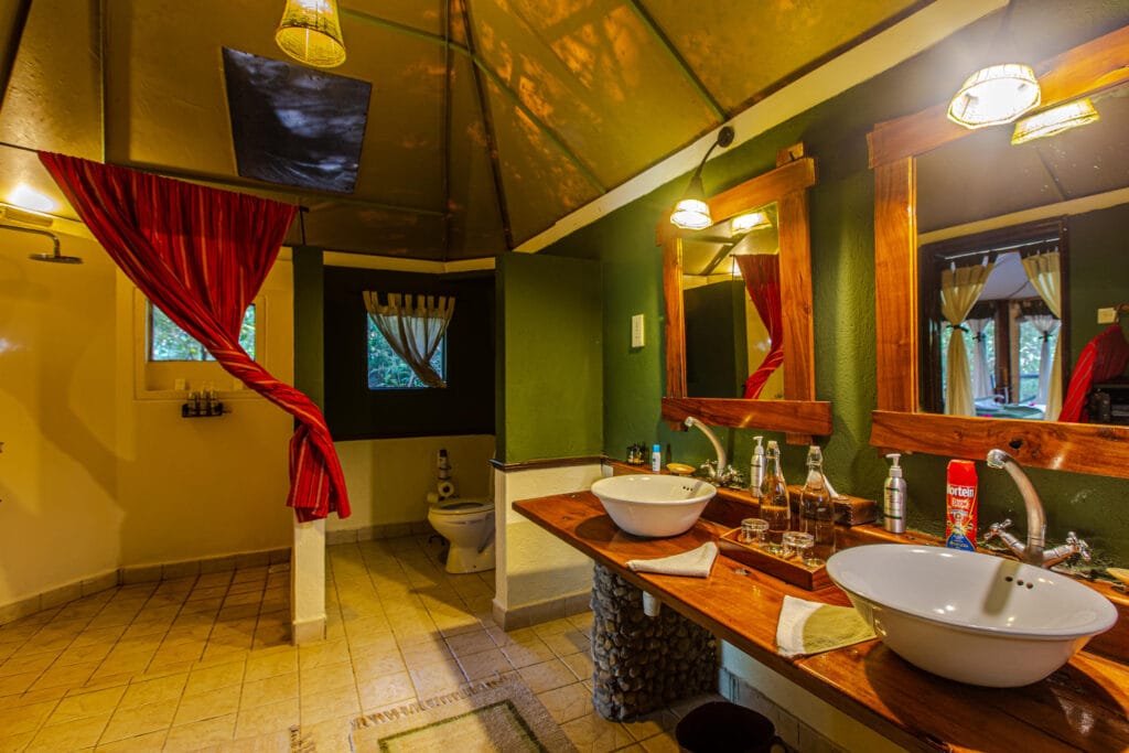 Tipilikwani Luxury Camp