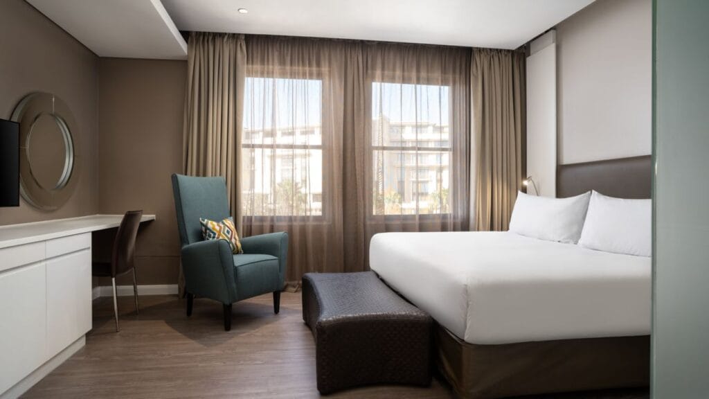 Protea Breakwater Lodge