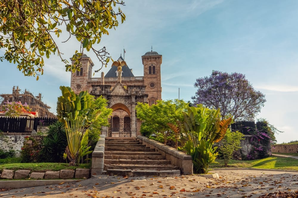 RovaOfAntananarivoFrontViewToQueensPalaceHistoricRoyal » Tembo Safari Antananarivo