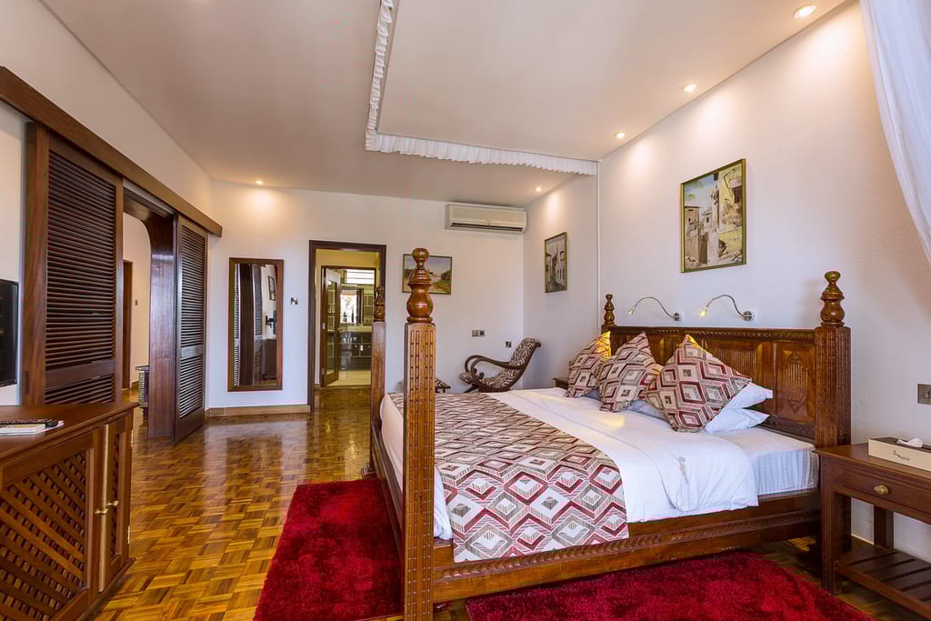 Travellers Beach Hotel