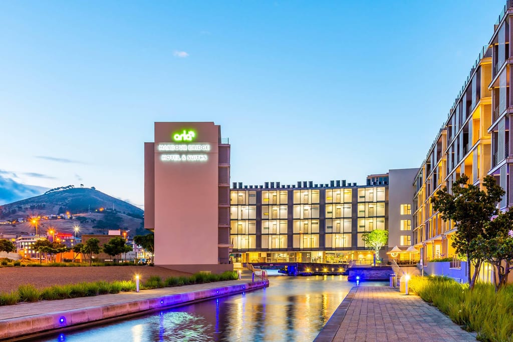 AHA Harbour Bridge Hotel