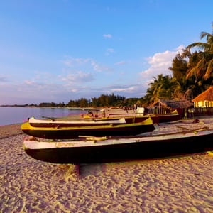 Træbåde på stranden ved Ifaty, Madagaskar