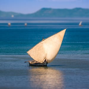TraditionalSailboatOffNosyBeIslandInNorthernMadagascar