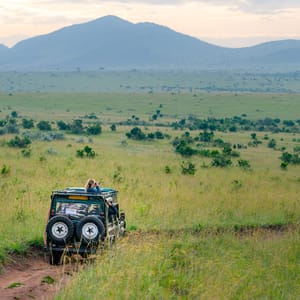 Safaribil i Serengeti i Tanzania