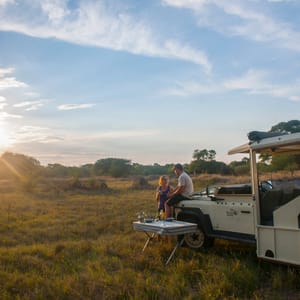 Sundowner drinks på safari i Botswana