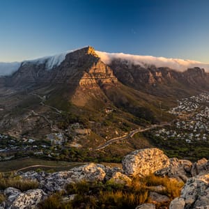 Udsigt fra Lions Head over Table Mountain
