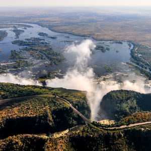 VictoriaFallsLocatedOnTheZambeziRiverOnTheBorder