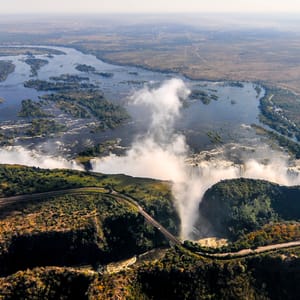 VictoriaFallsLocatedOnTheZambeziRiverOnTheBorder