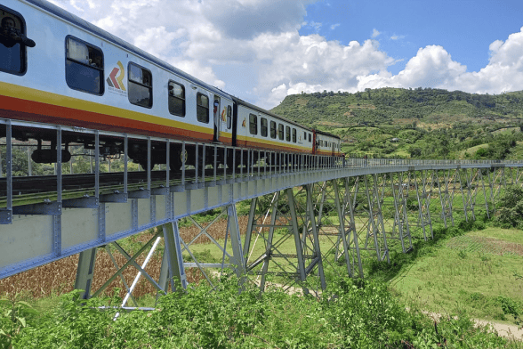 Madaraka express på vej til Mombasa fra Nairobi